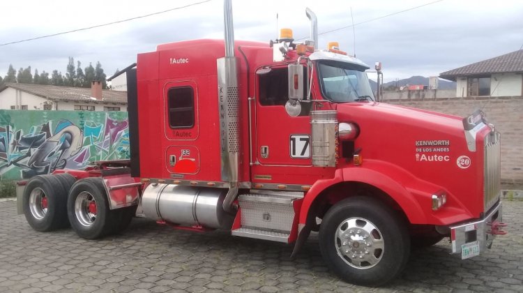 VENDO CABEZAL KENWORTH AÑO 2013 PERFECTO ESTADO