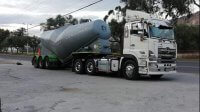 SE VENDE CABEZAL HINO 700