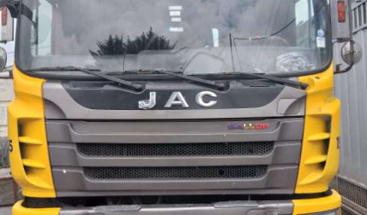 VENTA DE TRACTOCAMION EN EXCELENTES CONDICIONES