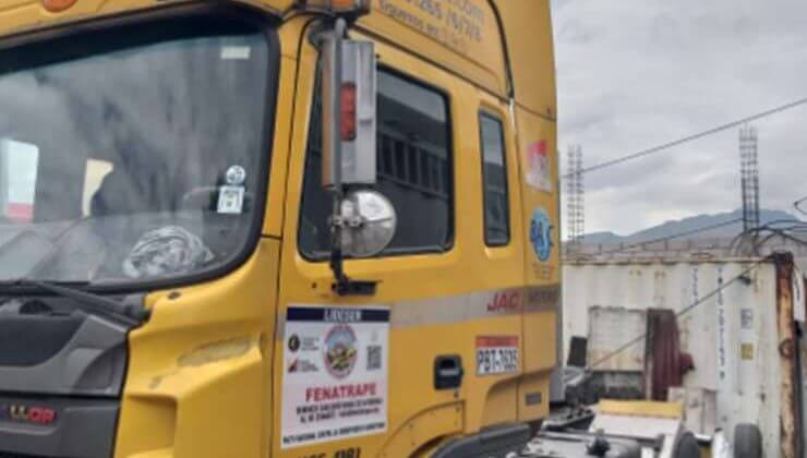 VENTA DE TRACTOCAMION EN EXCELENTES CONDICIONES