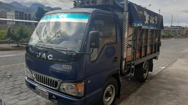 SE VENDE CAMION MARCA JAC
