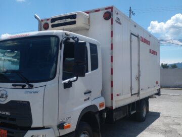 Vendo camion Nissan Ud flamante de 8 t
