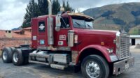 Vendo freightliner 2001