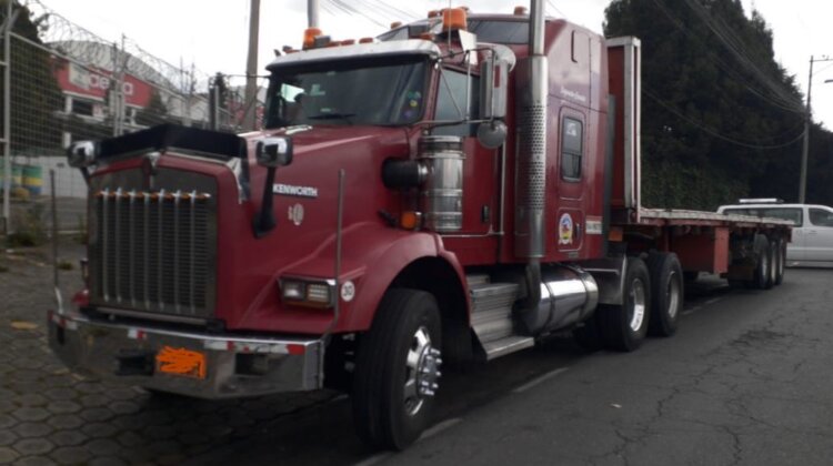 Vendo lindo Kenworth Aerocab