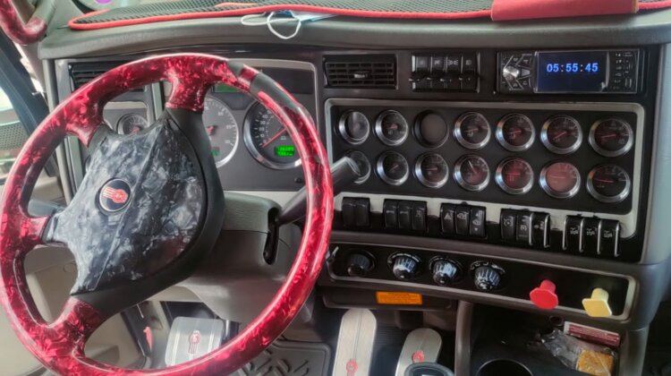 Vendo lindo Kenworth Aerocab
