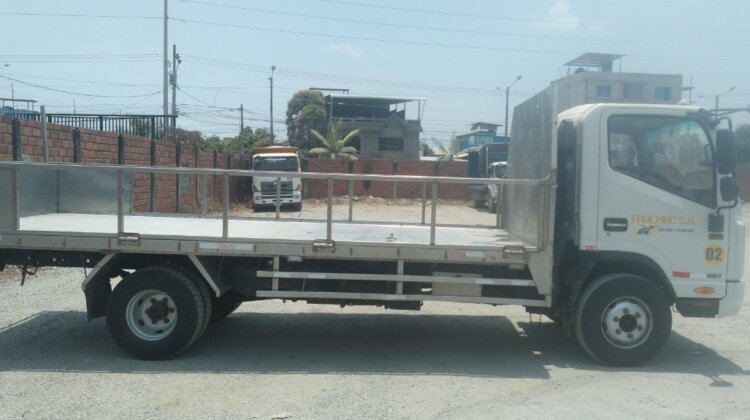 VENTA DE CAMION JAC DE 6 TONELADAS CON PLATAFORMA DE ACERO INOXIDABLE