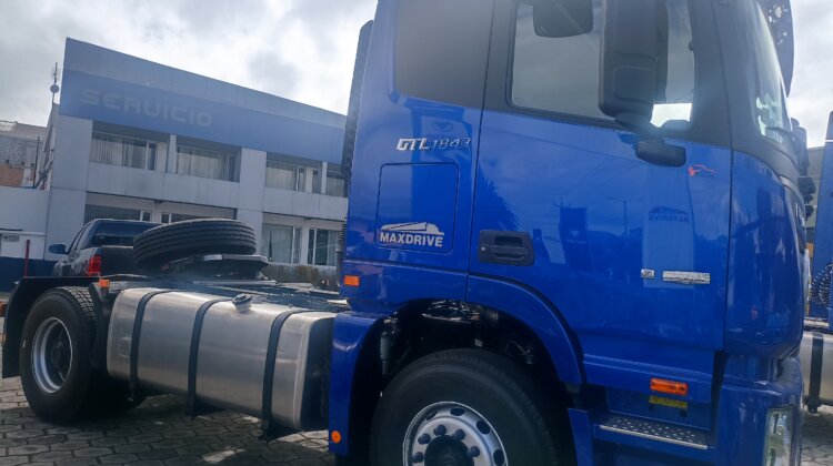 TRACTO CAMION AUMAN «LA BESTIA» 42 TON