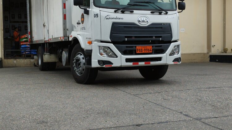 Vendo pke250 Ud nissan