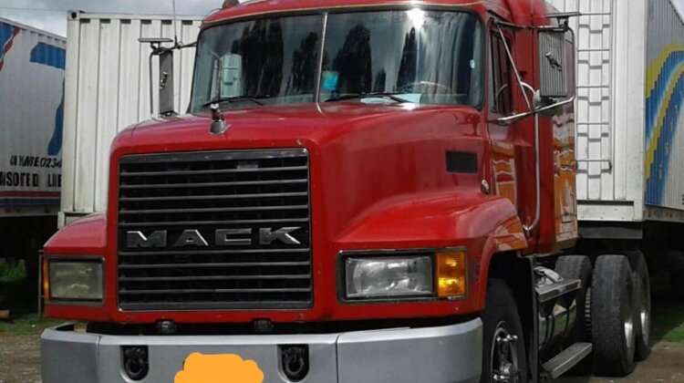 Mack Año 2003