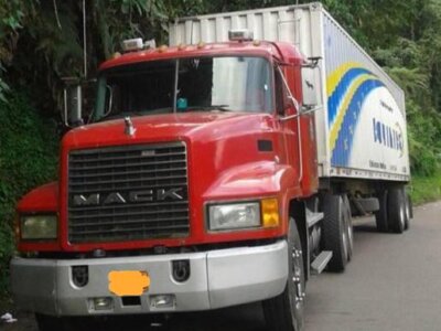 Mack Año 2003
